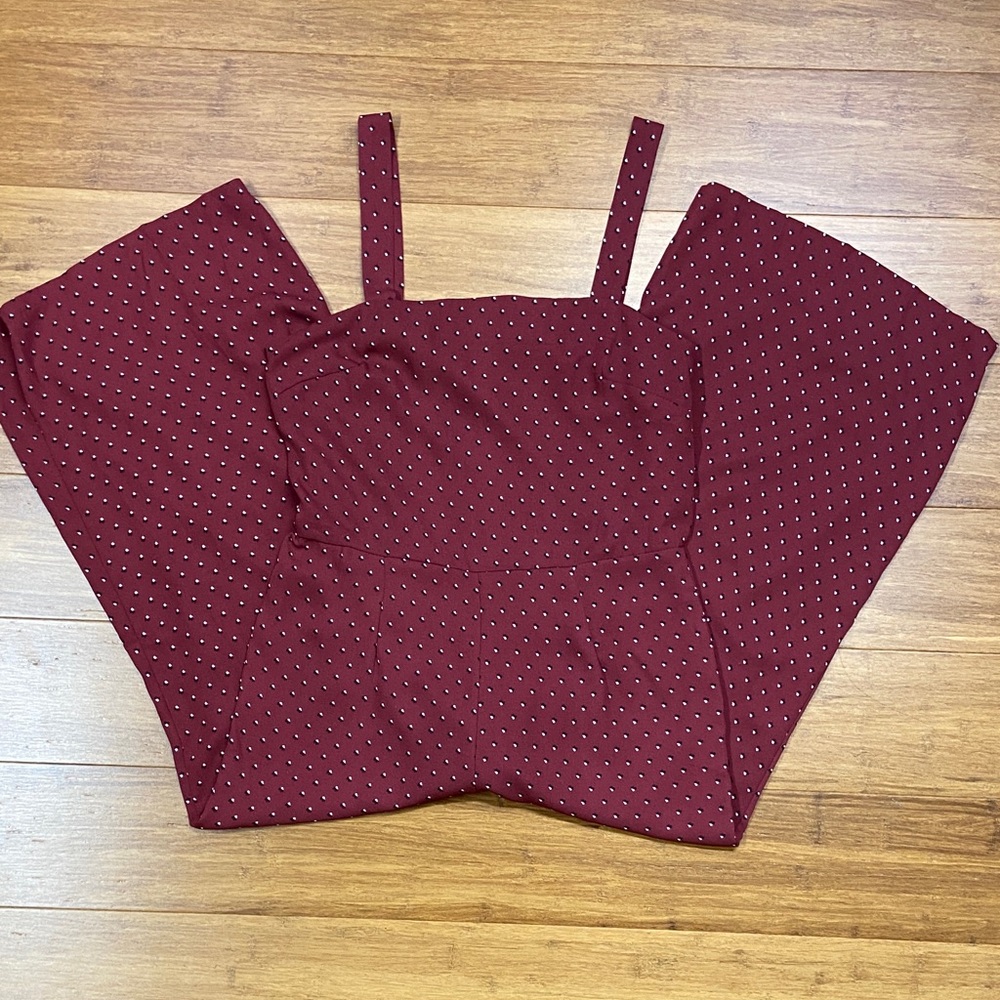 Gianni Bini Burgundy Clover Patterned Cropped Jumpsuit size Small